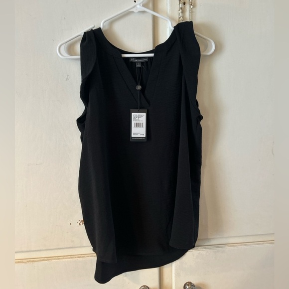 Adrianna Papell Black Sleeveless Blouse NWT - Picture 1 of 3